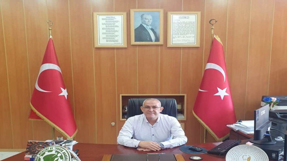 Abdulkadir YEŞİLKUŞ - Okul Müdürü
